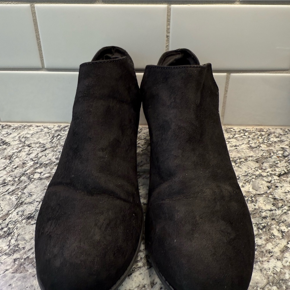 American Eagle Elegant Black Women's Ankle Boots size 7 no box